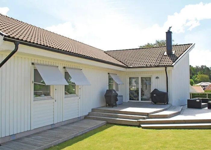 Amazing Home In Vaestra Froelunda