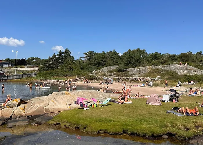 Backstugan - Litet Hus Med Storslaget Laege